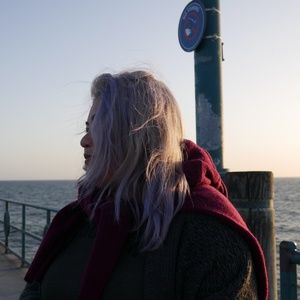 Meet your Posher, Cresencia